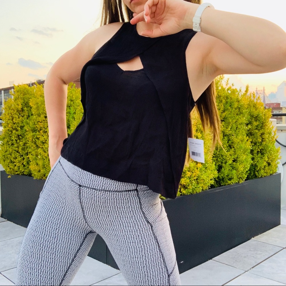 NWT 🛳 Free People Cut Out Ruffle Layered Black Crop Top